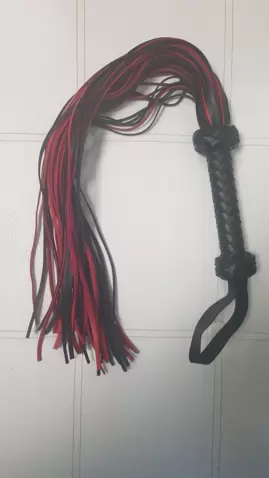 whip red and black 76 cm  